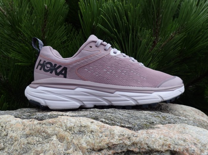 Hoka Challenger 6
