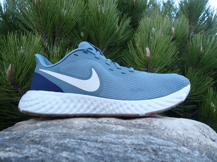 Nike Revolution 5