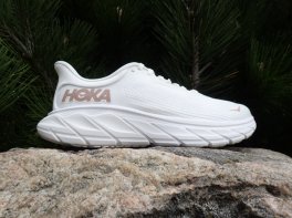 Hoka Arahi 7