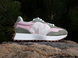 New Balance 327 Core