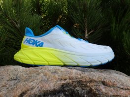 Hoka Arahi 6