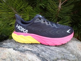 Hoka Arahi 6