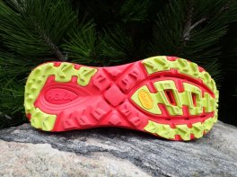HOKA X Nicole McLaughlin Mafate THREE 2