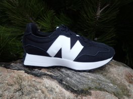 New Balance 327 Core