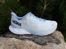 Hoka Arahi 6