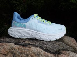 Hoka Arahi 7