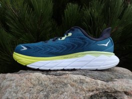 Hoka Arahi 6