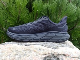 Hoka Arahi 6