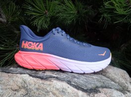 Hoka Arahi 7