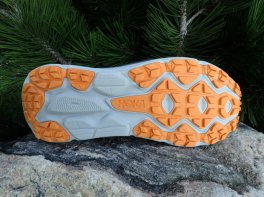 Hoka Challenger Art 7