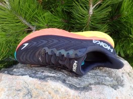 Hoka Arahi 6 