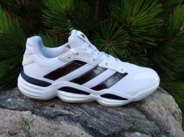 Adidas Stabil 16