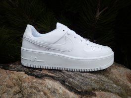 Nike Air Force 1 Sage Low