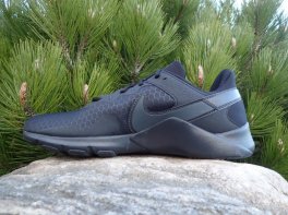 Nike Legend Essential 2