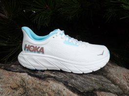 Hoka Arahi 7