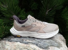 Hoka Anacapa 2
