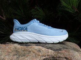 Hoka Arahi 7