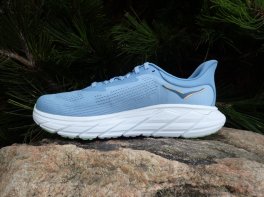 Hoka Arahi 7