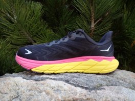 Hoka Arahi 6