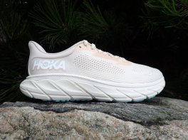 Hoka Arahi 7