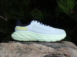 Hoka Arahi 7