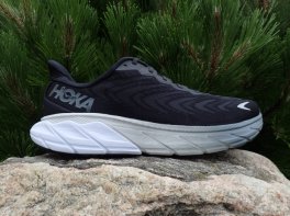 Hoka Arahi 6