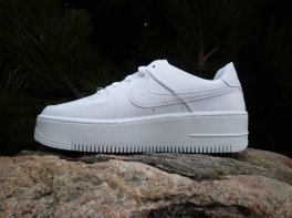 Nike Air Force 1 Sage Low