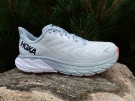 Hoka Arahi 6