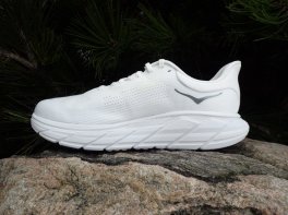 Hoka Arahi 7