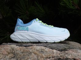 Hoka Arahi 7