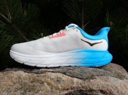 Hoka Arahi 7