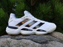 Adidas Stabil 16