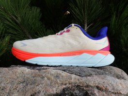 Hoka Arahi 6