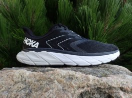 Hoka Arahi 5