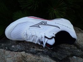 Mizuno Wave Phantom 3