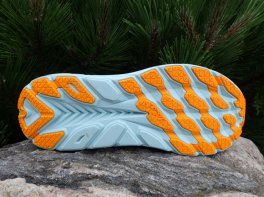 HOKA Clifton 8
