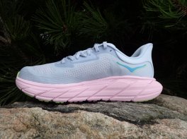 Hoka Arahi 7