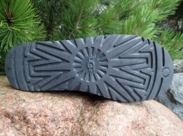 UGG Classic Mini Star