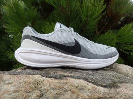Nike Revolution 8