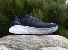 Hoka Arahi 6