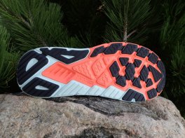 Hoka Arahi 6
