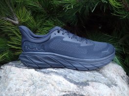 Hoka Arahi 7