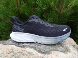 Hoka Arahi 6