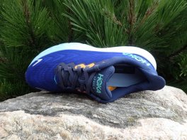 Hoka Arahi 6