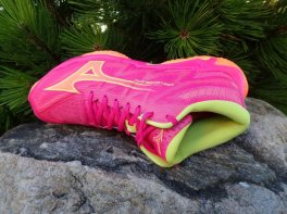 Mizuno Wave Lightning Elite