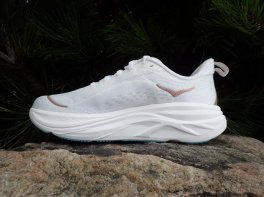 Hoka Skyflow