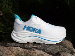 Hoka Clifton 10
