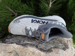 Hoka Challenger Art 7