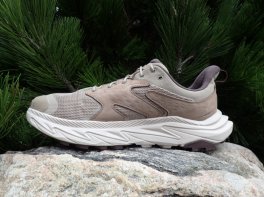 Hoka Anacapa 2