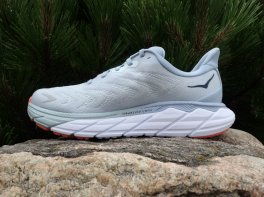 Hoka Arahi 6